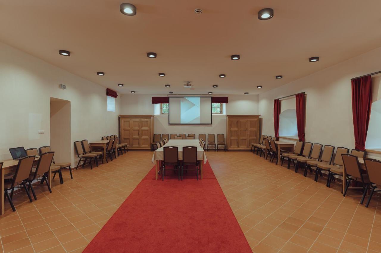 Brigaderos Hotel Brigadir Borsi Экстерьер фото