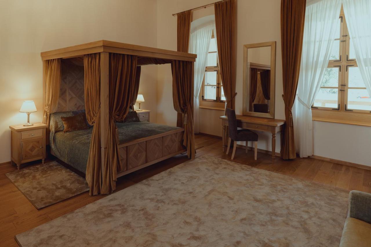 Brigaderos Hotel Brigadir Borsi Экстерьер фото