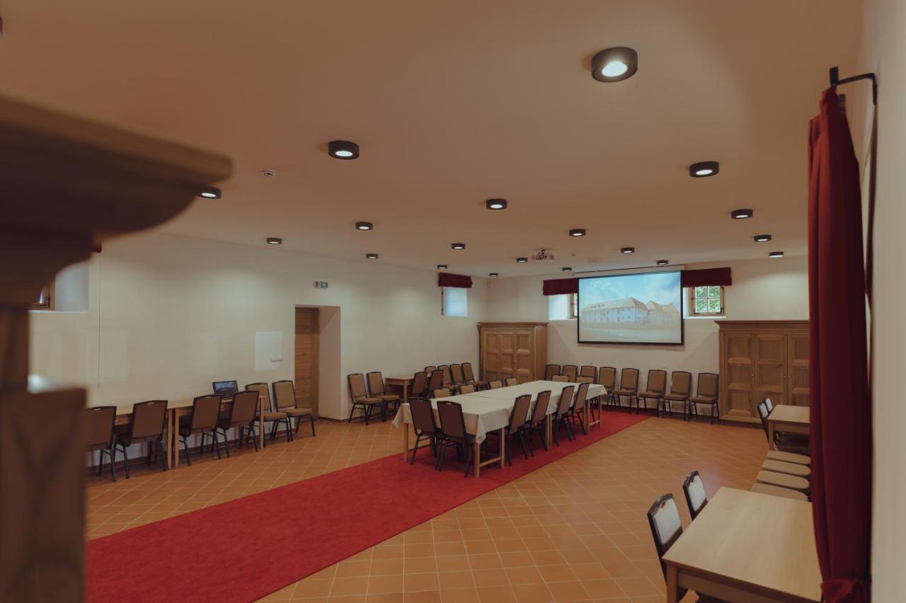 Brigaderos Hotel Brigadir Borsi Экстерьер фото