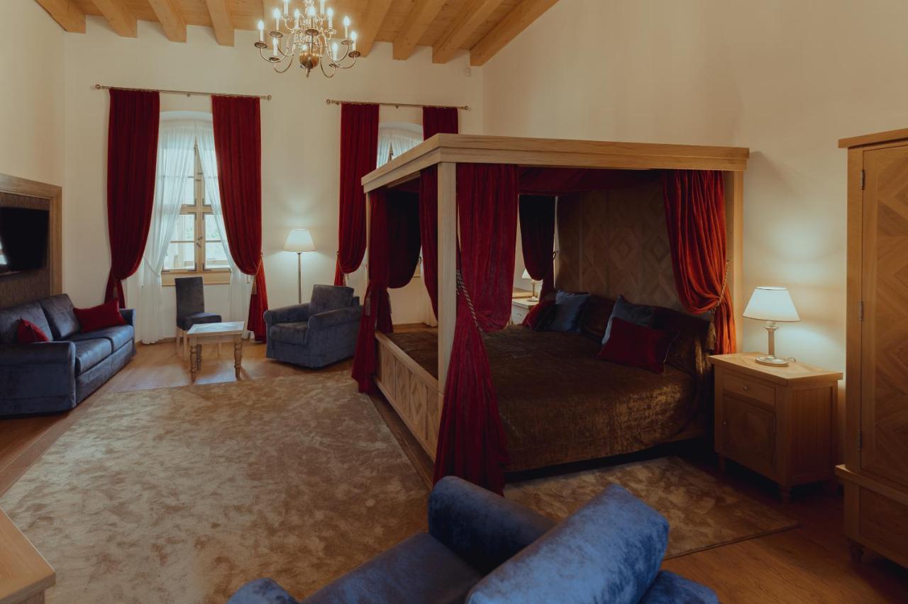 Brigaderos Hotel Brigadir Borsi Экстерьер фото