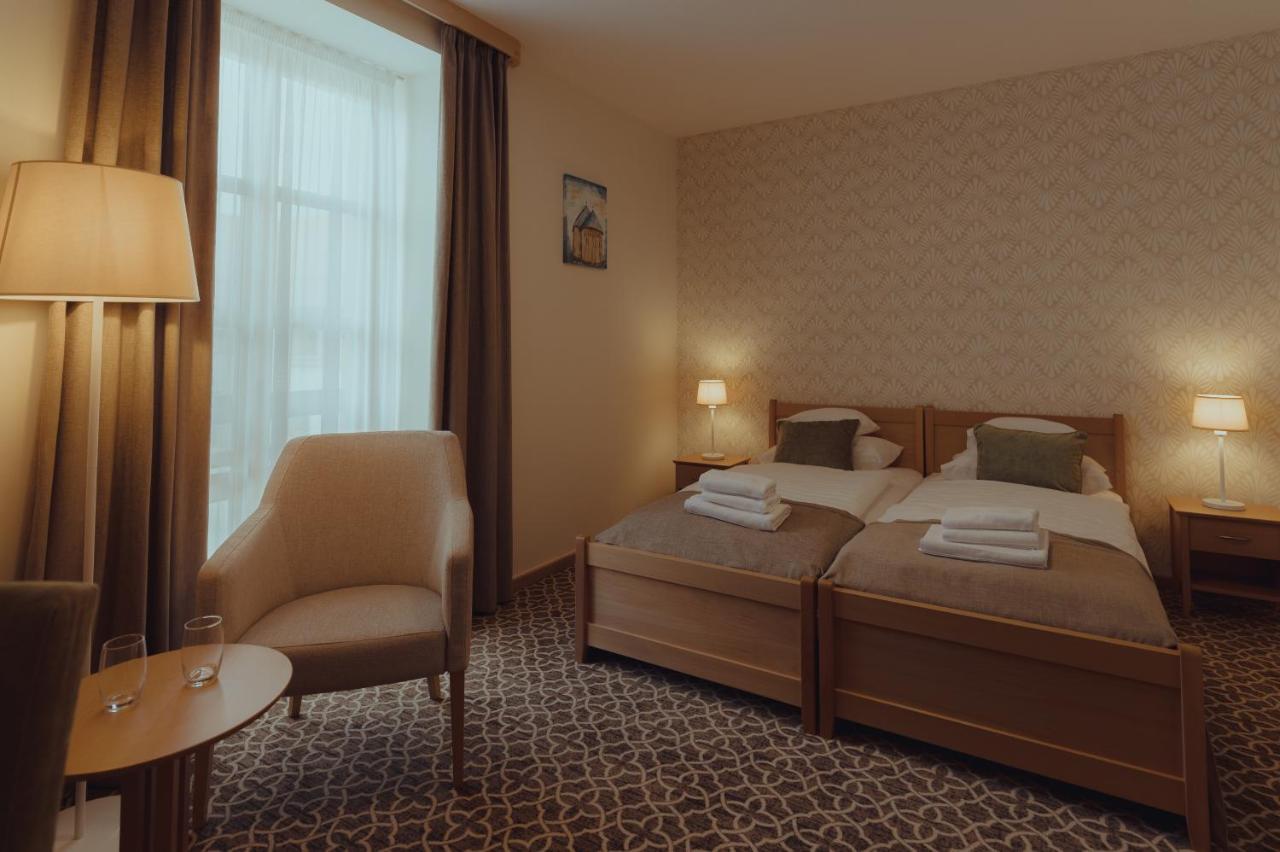 Brigaderos Hotel Brigadir Borsi Экстерьер фото