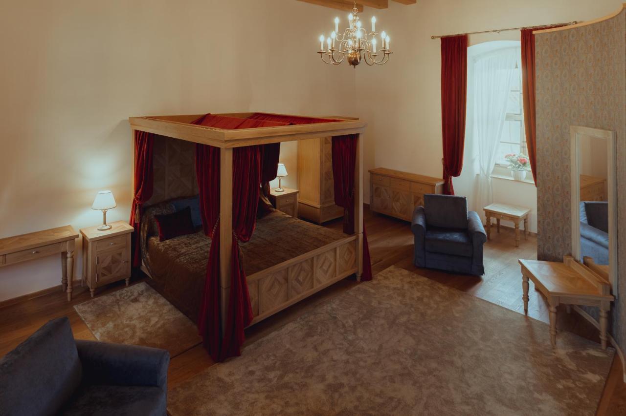 Brigaderos Hotel Brigadir Borsi Экстерьер фото