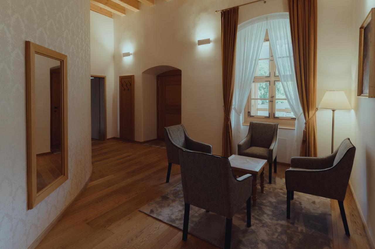 Brigaderos Hotel Brigadir Borsi Экстерьер фото