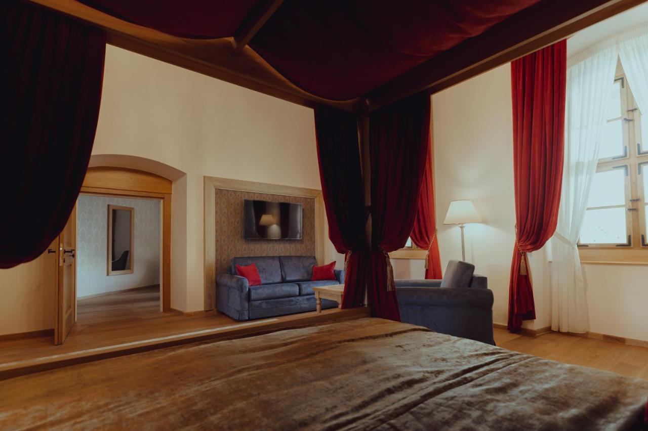 Brigaderos Hotel Brigadir Borsi Экстерьер фото
